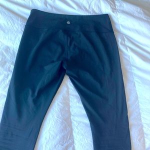 Activewear cropped lulu lemons size 8